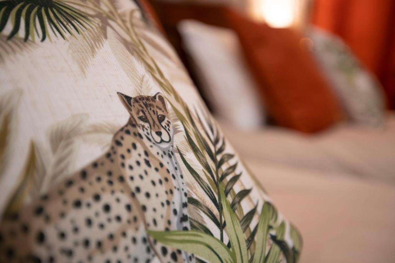 Chambre Jungle Dans Maison D'Hote "Le Petit Clouet"- 罗什科尔邦 外观 照片